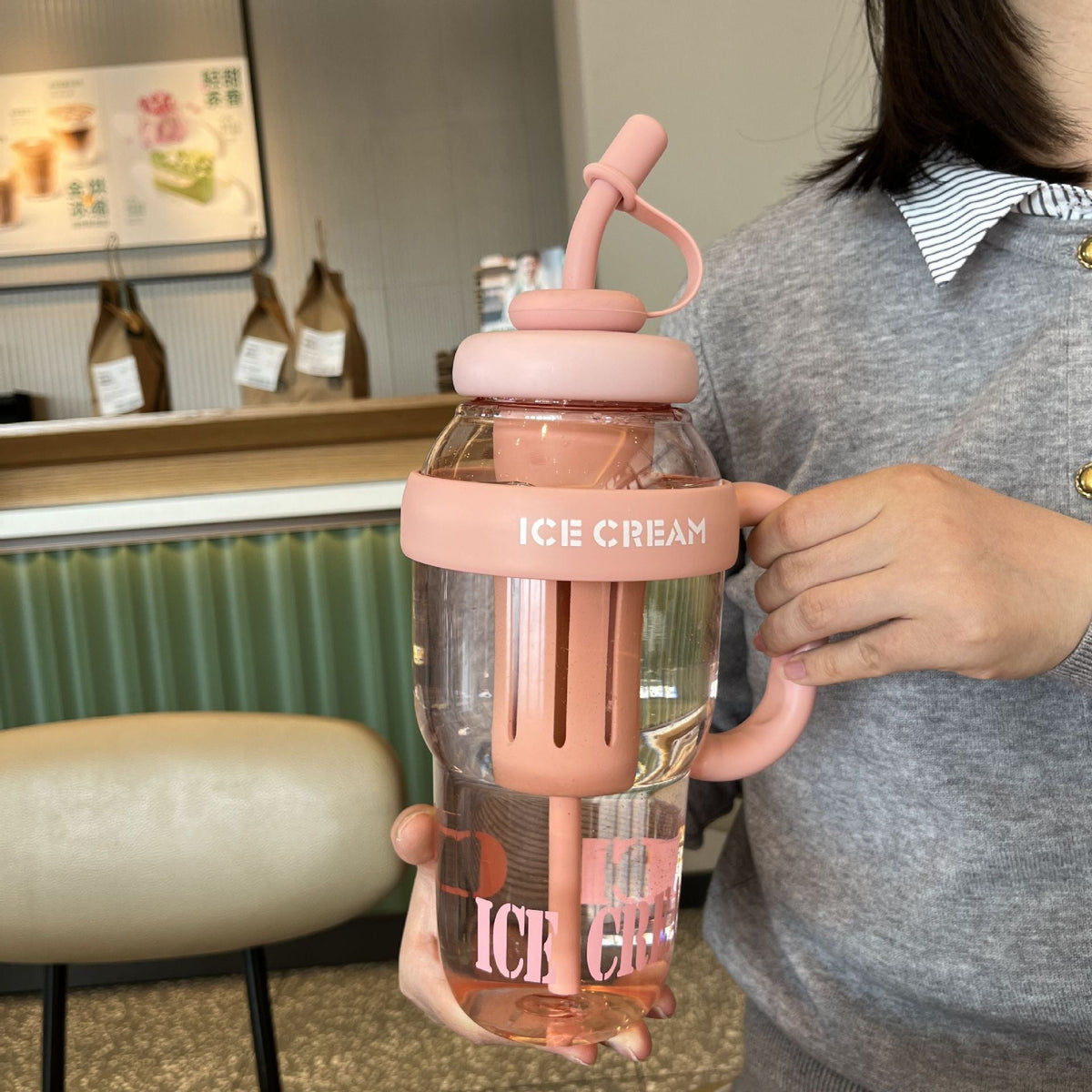 Large Capacity Water Cup, Giant Straw Cup for Female Students, New Stylish Design, Summer Cup with Handle, Ice Cup, Plastic Cup